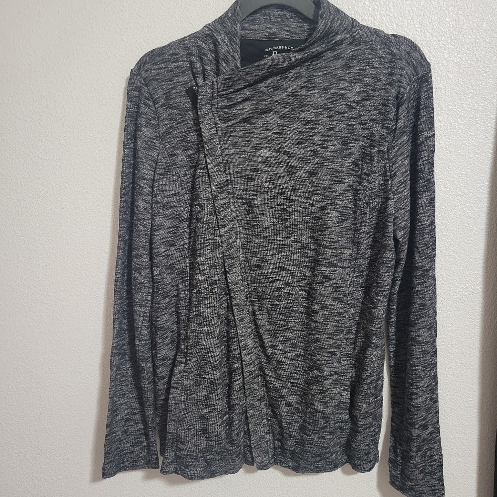 G H. Bass & Co sweater jacket size large